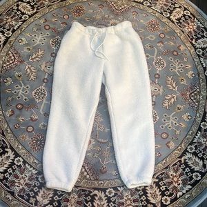 Adorable Sherpa teddy cozy joggers M Gilly Hicks